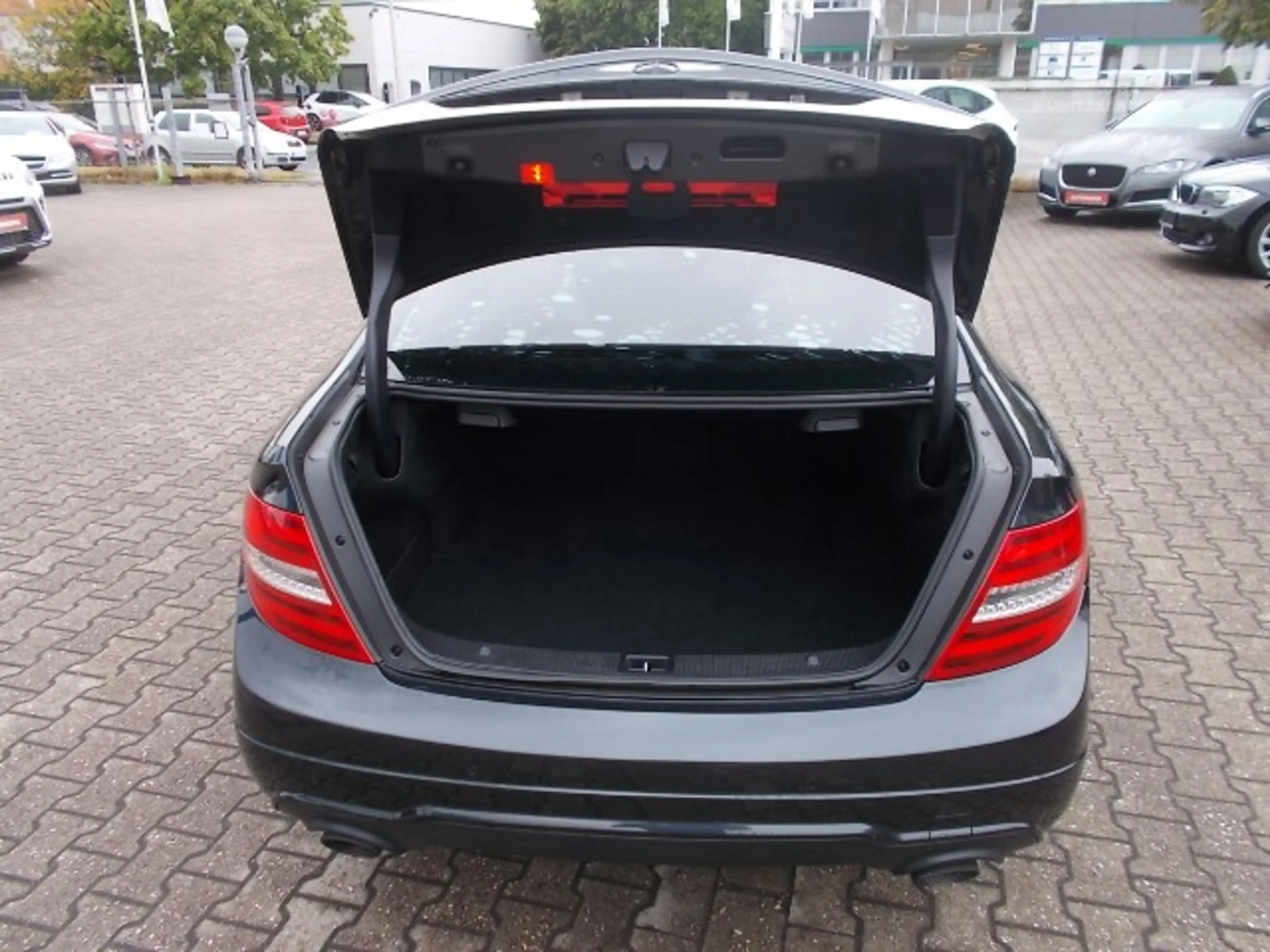Mercedes-Benz C 350 Coupe, PanoSD, Leder, Navi, Alu19", zus. AluWR — photo 12