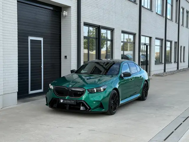BMW M5 view 8