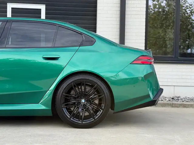 BMW M5 view 12