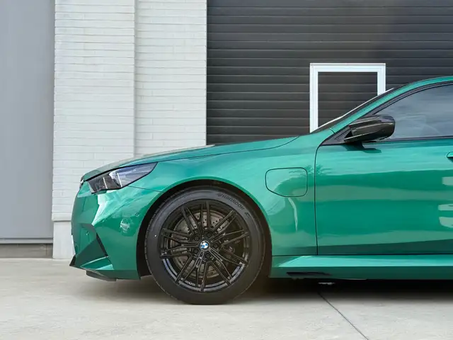BMW M5 view 10