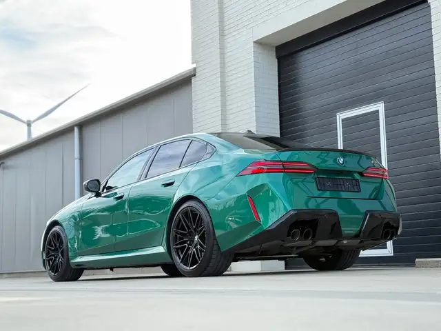 BMW M5 view 15