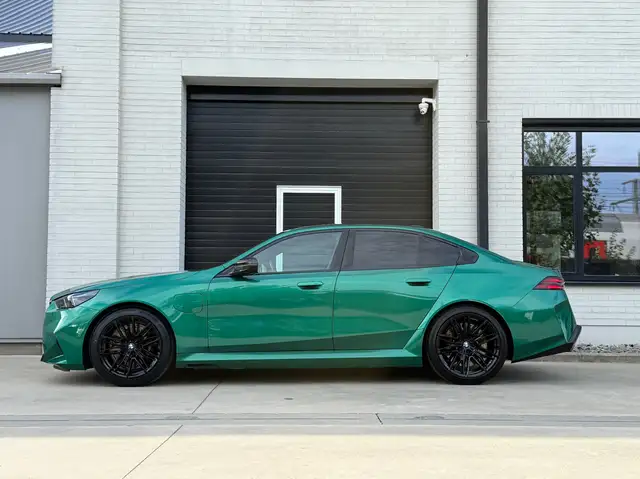 BMW M5 view 7