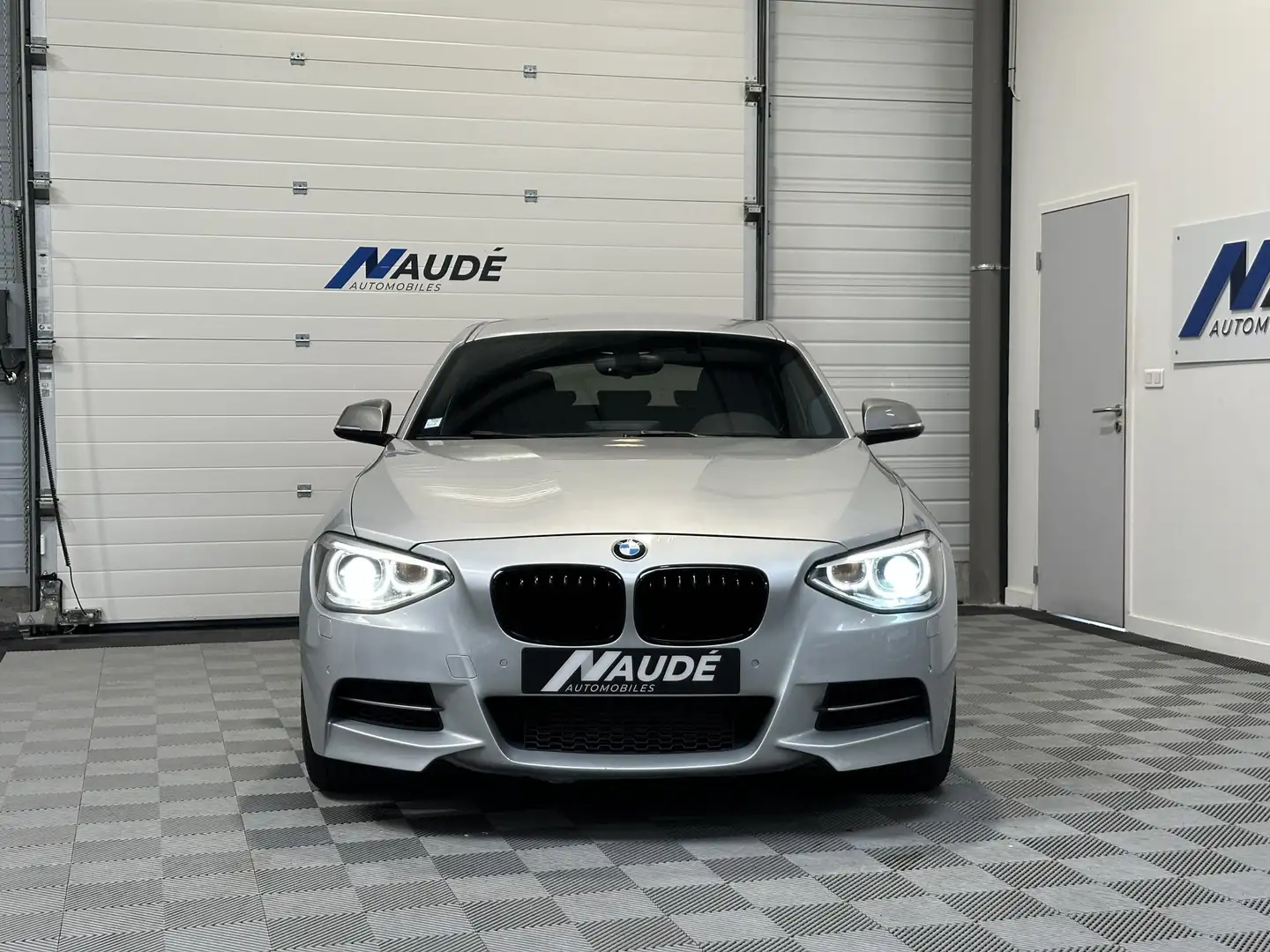 BMW 135 M135i Performance (F20) 320 ch BVA8 Propulsion Gris - 2