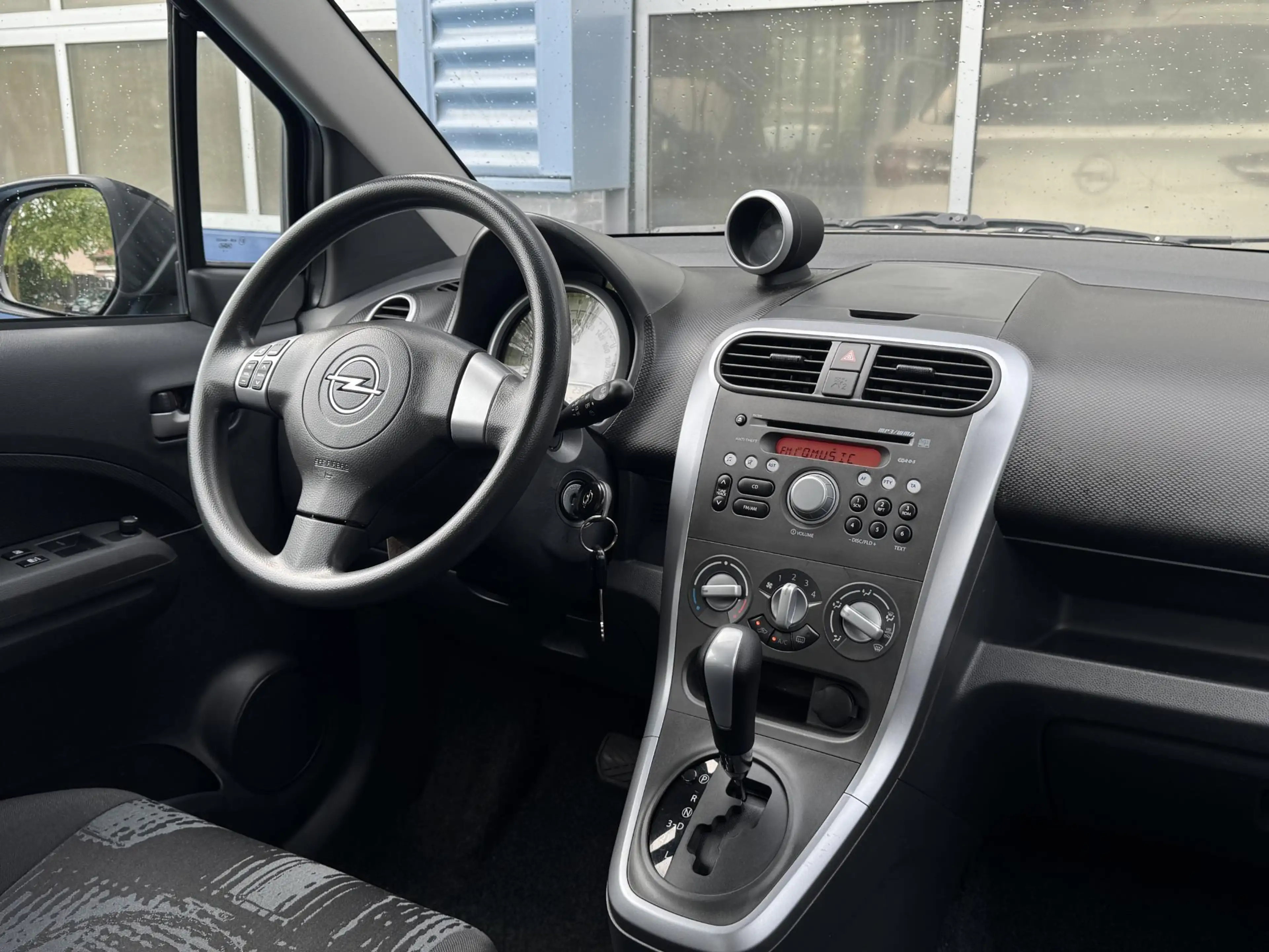 Opel Agila 1.2 Edition — photo 3