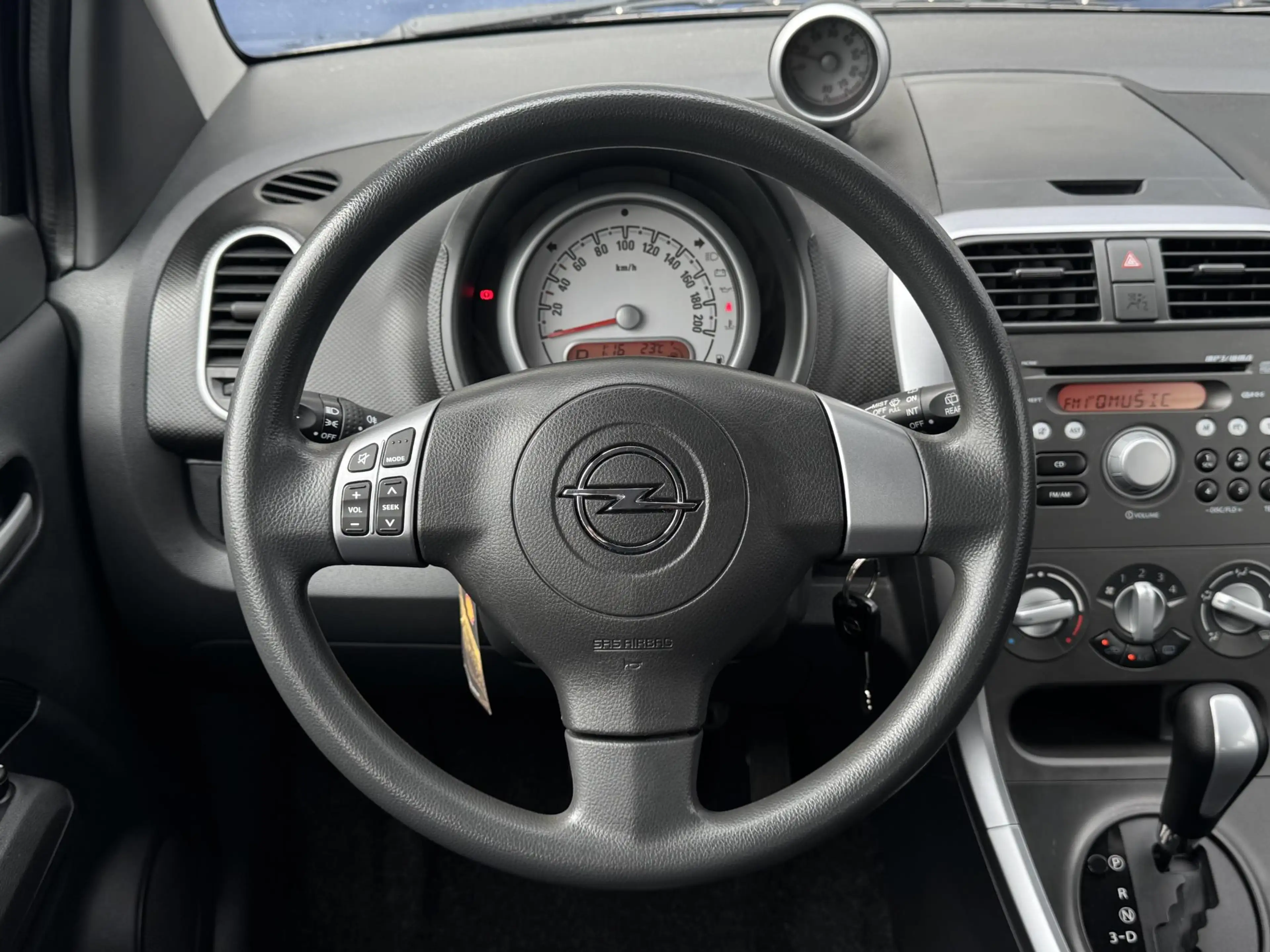 Opel Agila 1.2 Edition — photo 11