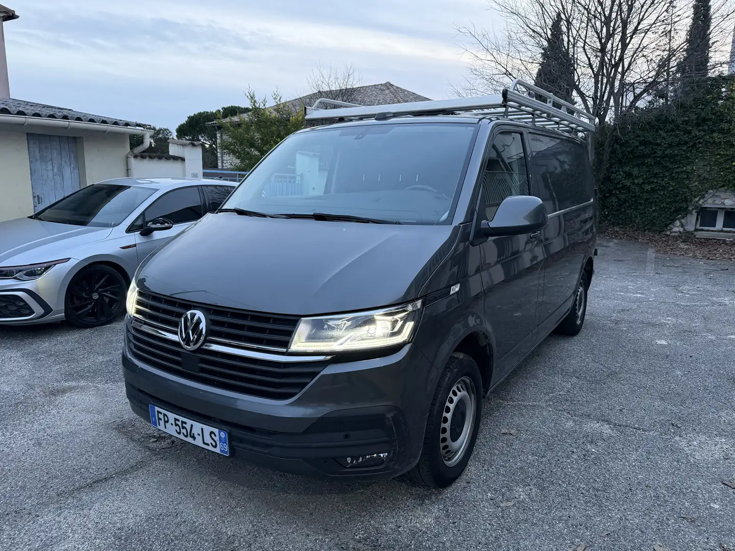 Volkswagen T6.1 Transporter 4motion Gris - 1