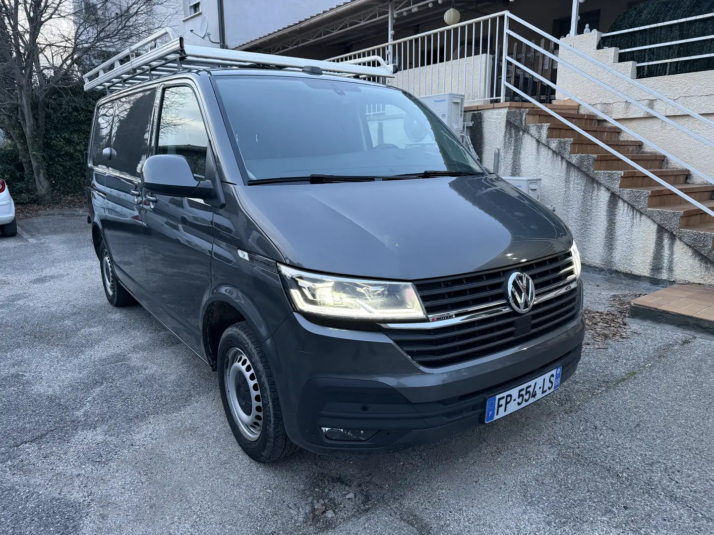 Volkswagen T6.1 Transporter 4motion Gris - 2