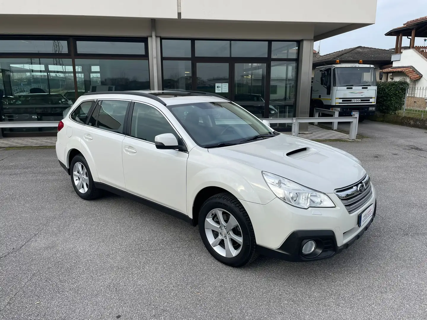 Subaru Legacy OUTBACK AWD Blanco - 1