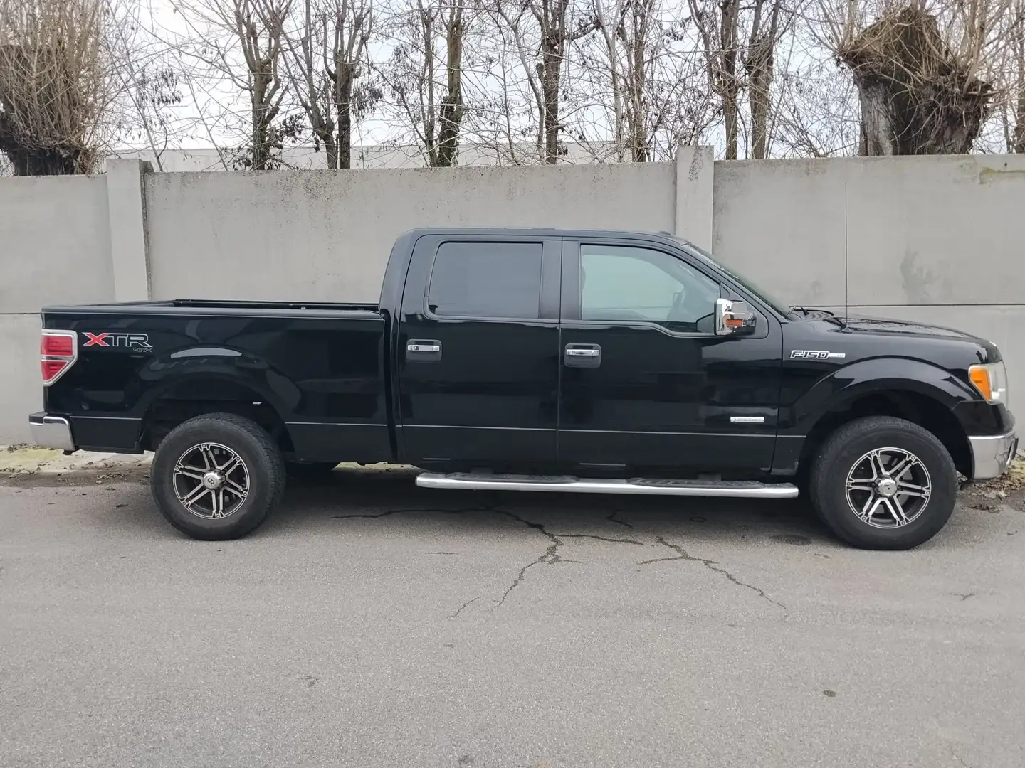 Ford F 150 XTR 4X4 Schwarz - 2
