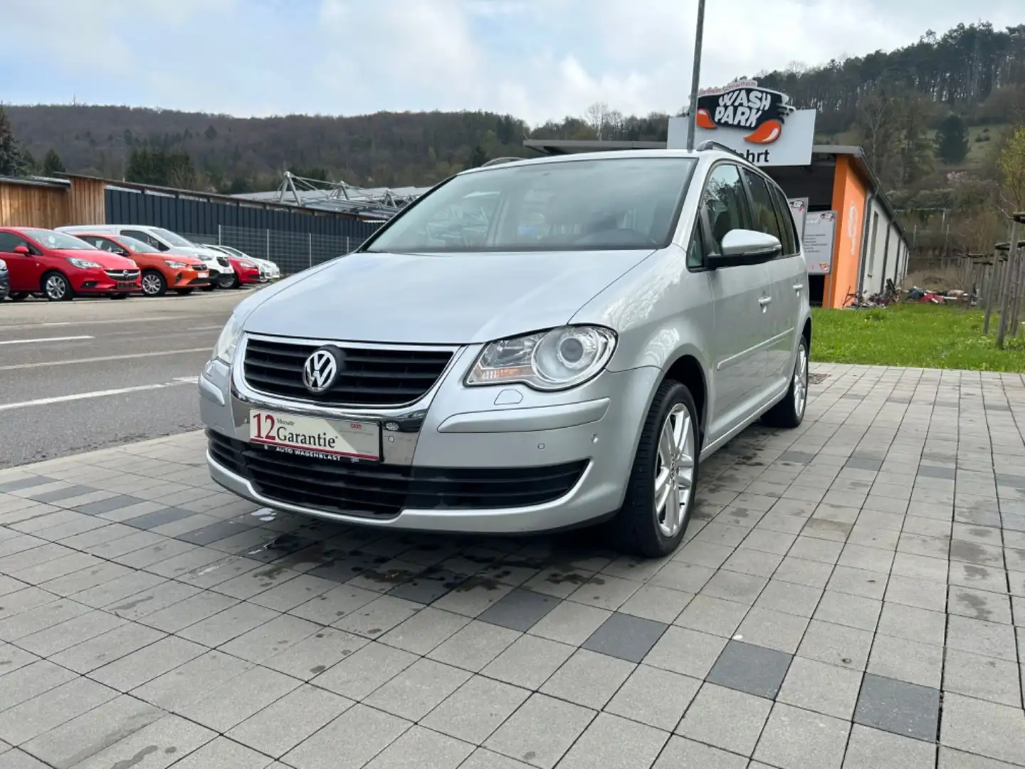Volkswagen Touran Trendline EcoFuel/TÜV 04/25.. Gümüş rengi - 1