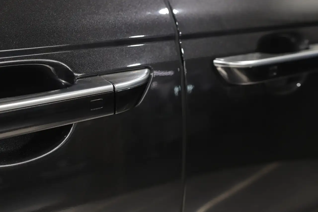 Kia Carnival снимка Kia Carnival