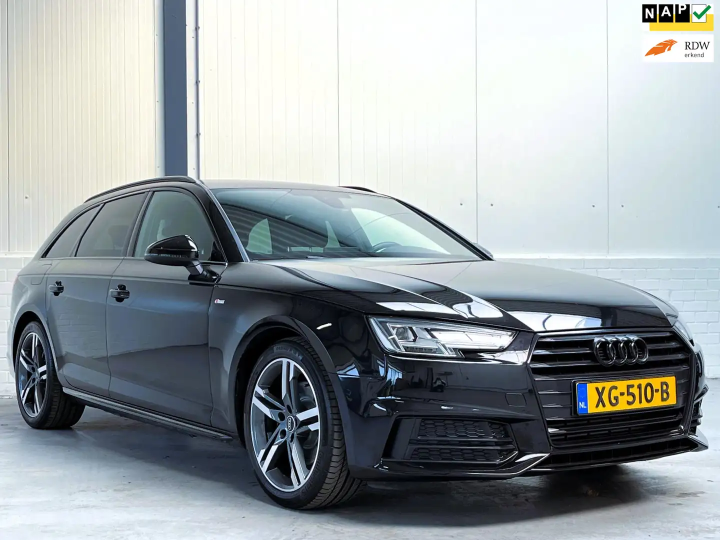 Audi A4 Avant 2.0 TFSI MHEV Sport S line black edition Zwart - 1