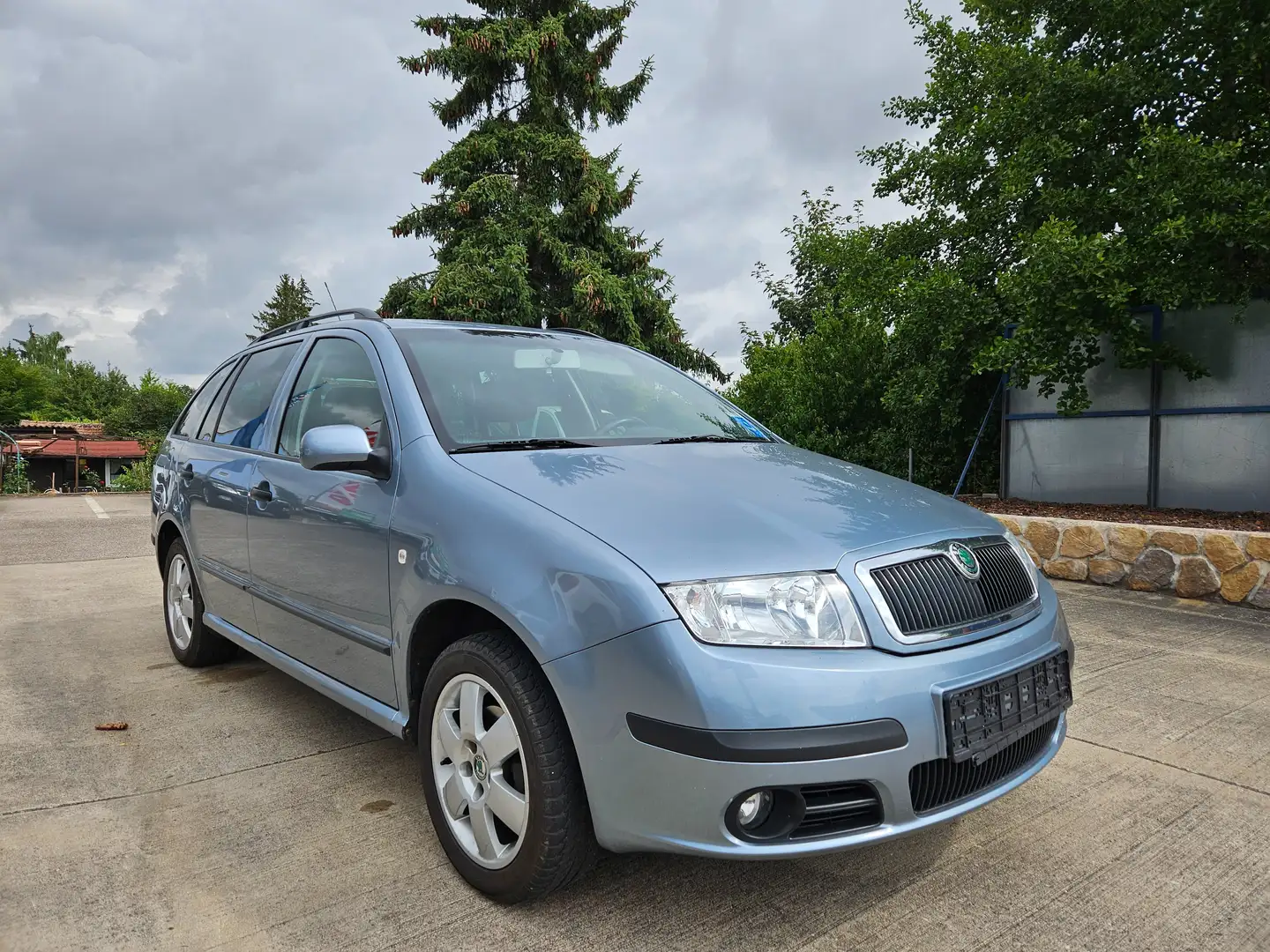 Skoda Fabia Elegance Gris - 1