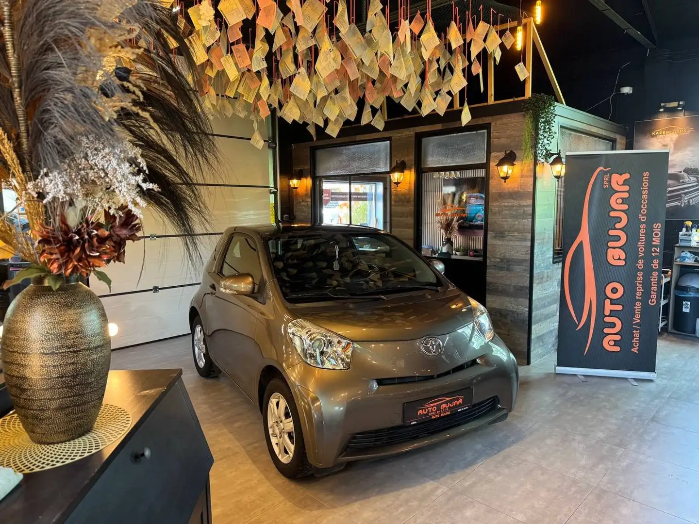 Toyota iQ iQ 1.0i VVT-i *AIRCO / JANTES / CARNET / 52000 KM* Gris - 2