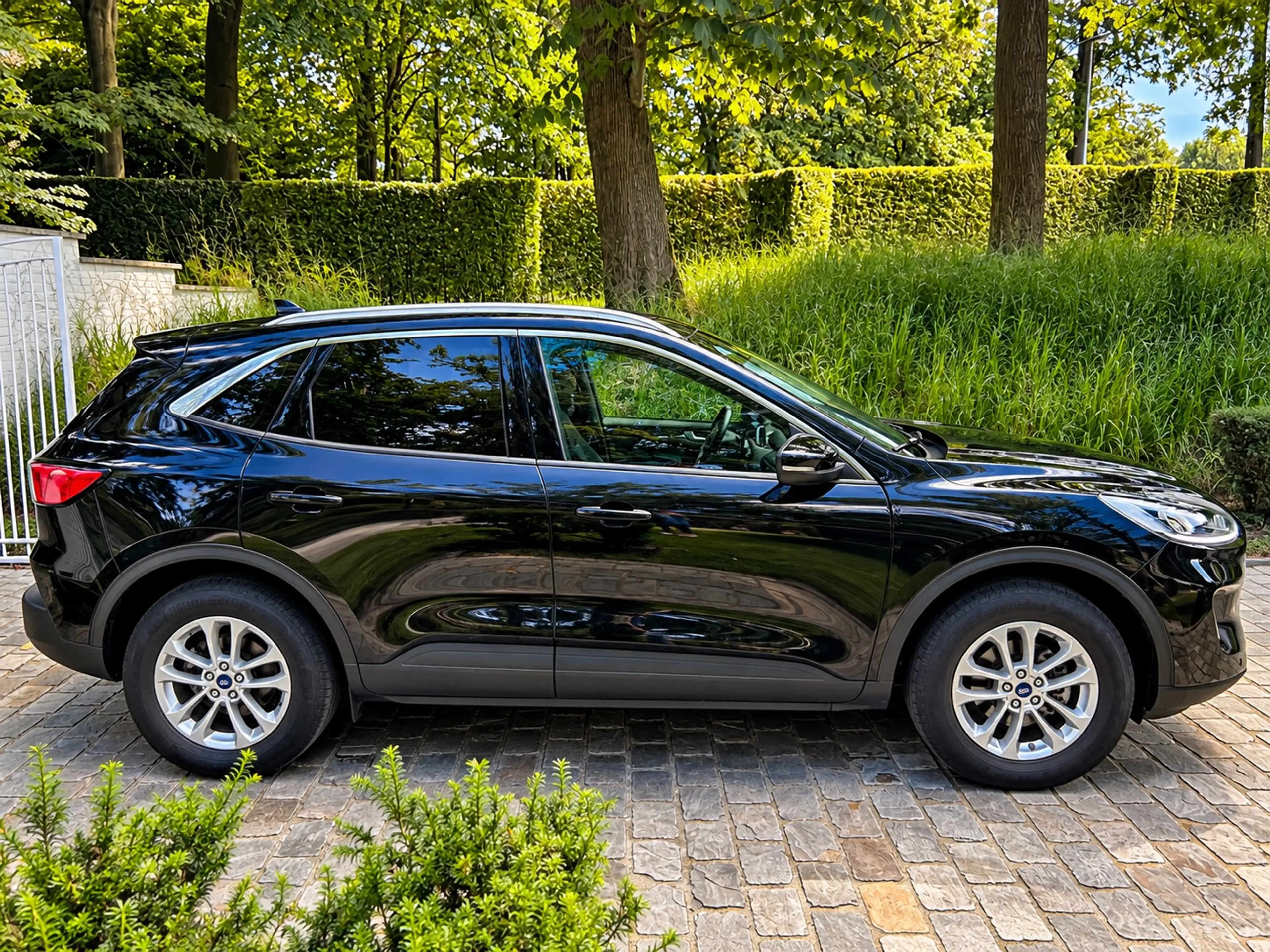 Ford Kuga Kuga PHEV 2.5 EcoBoost FWD Titanium — photo 5