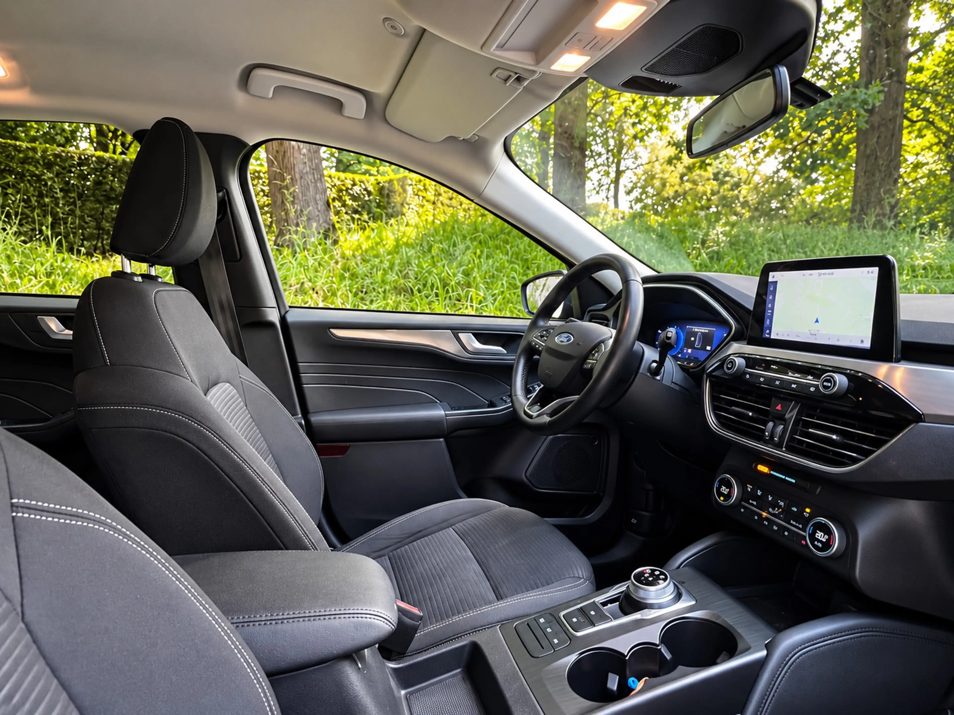Ford Kuga Kuga PHEV 2.5 EcoBoost FWD Titanium — photo 9