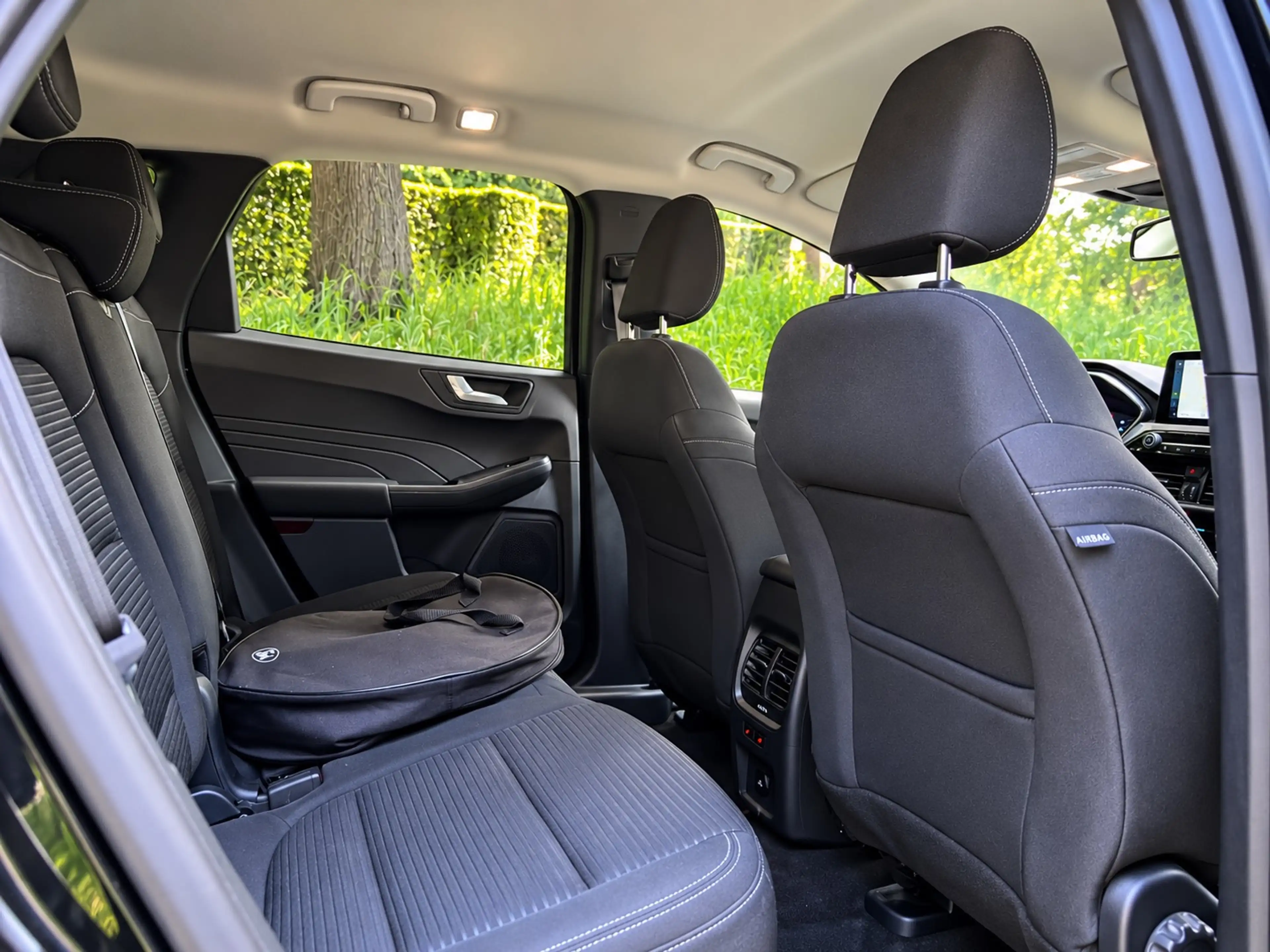 Ford Kuga Kuga PHEV 2.5 EcoBoost FWD Titanium — photo 8