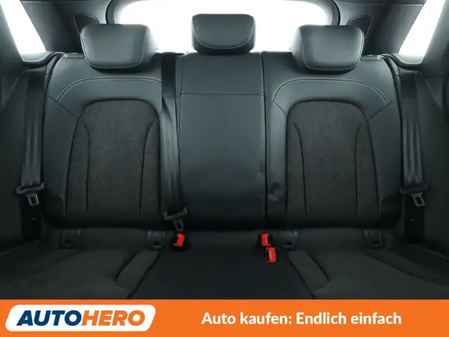 Audi Q3 view 15