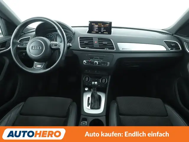 Audi Q3 view 12