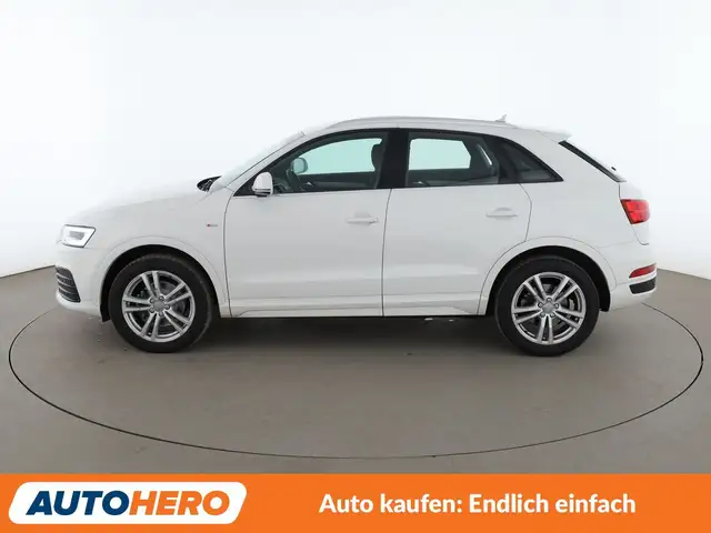 Audi Q3 view 3