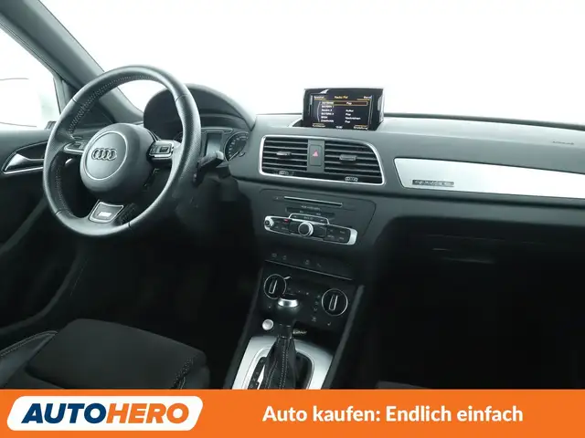 Audi Q3 view 13