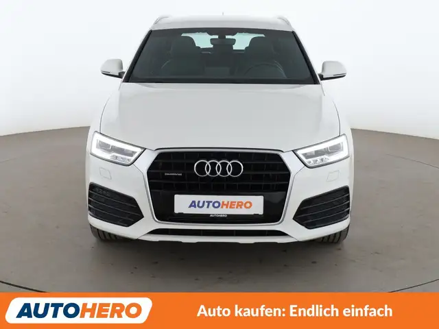 Audi Q3 view 9