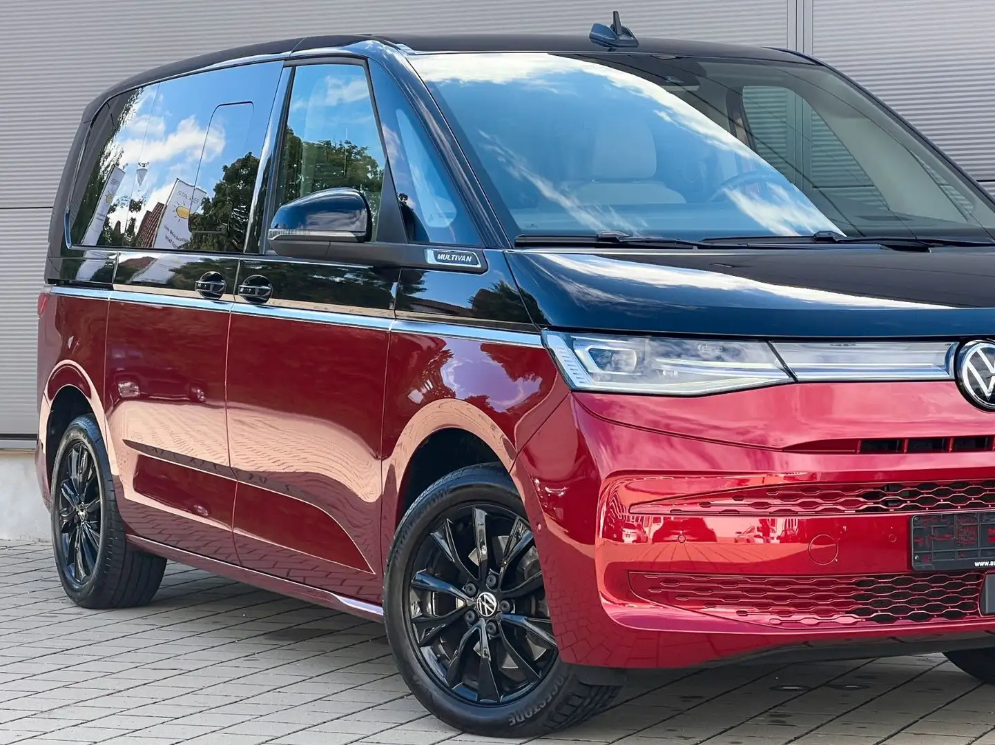 Volkswagen T7 Multivan Multivan Style 2.0 TDI*Pano*HUD*AHK*ACC*7-Sitzer Roşu - 2