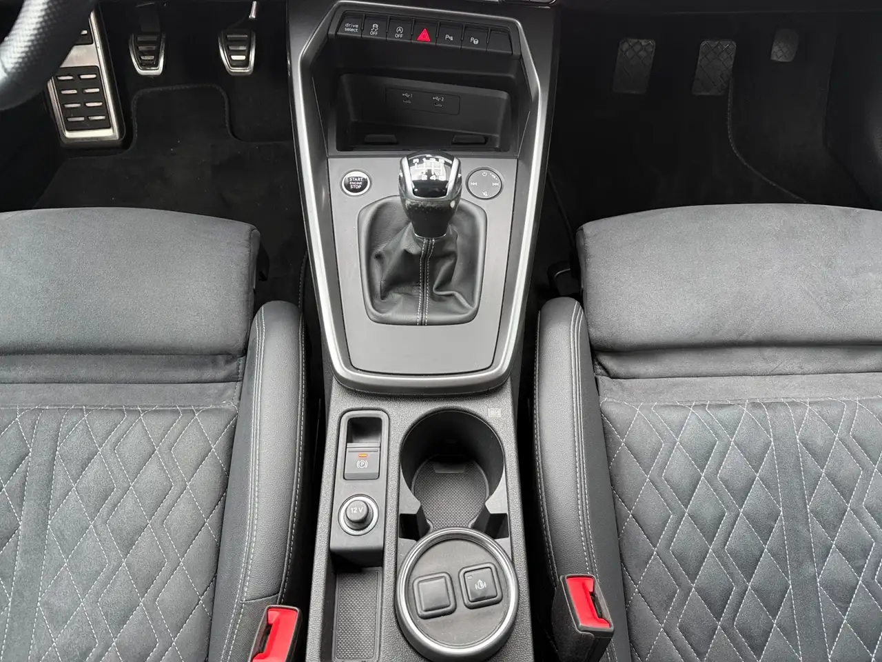 Audi A3 Sportback 35 2.0 TDI S-line Pano ACC AHK Navi Mat 15