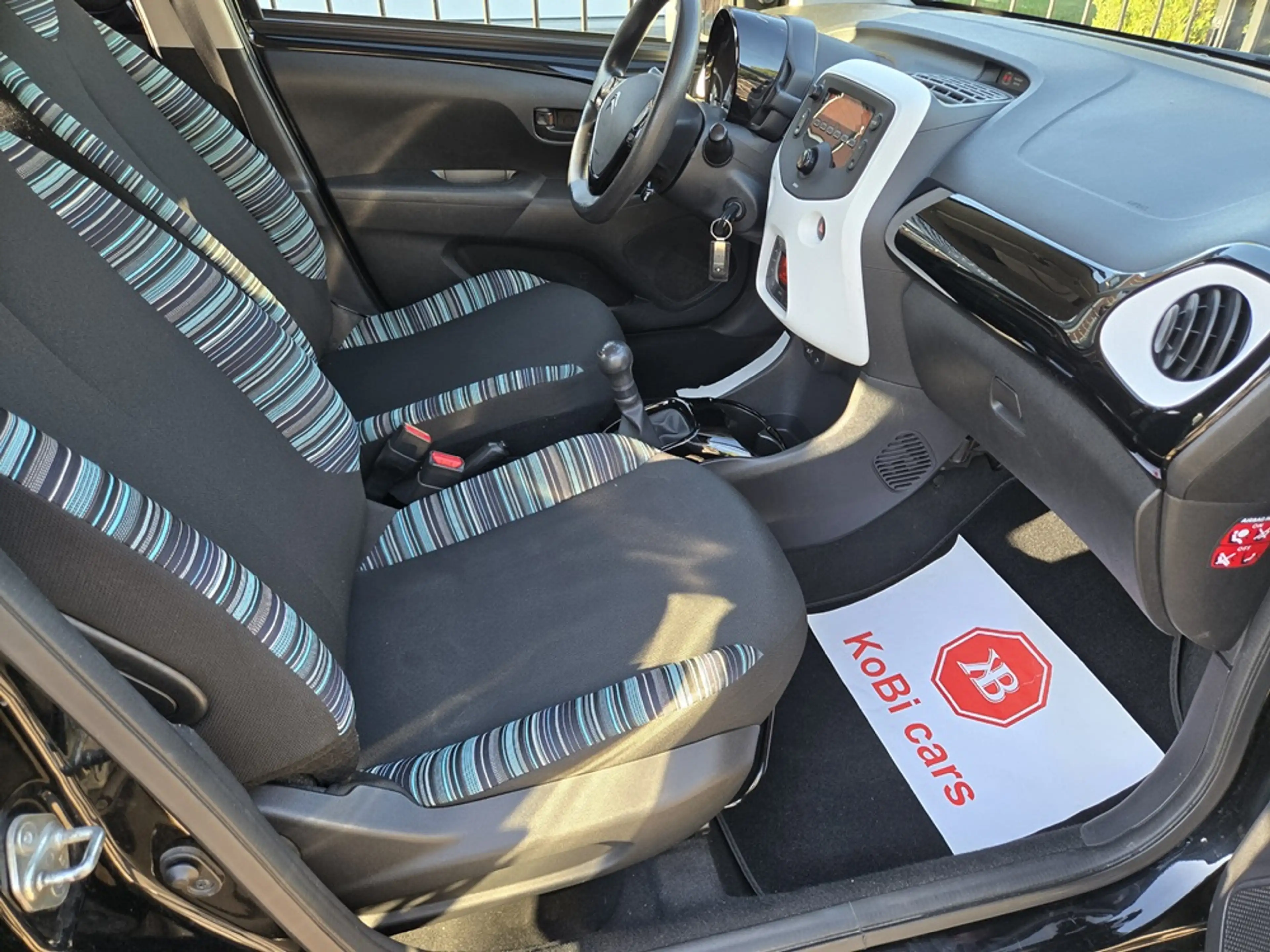 Citroen C1 C1 1.0 VTi Shine — photo 11