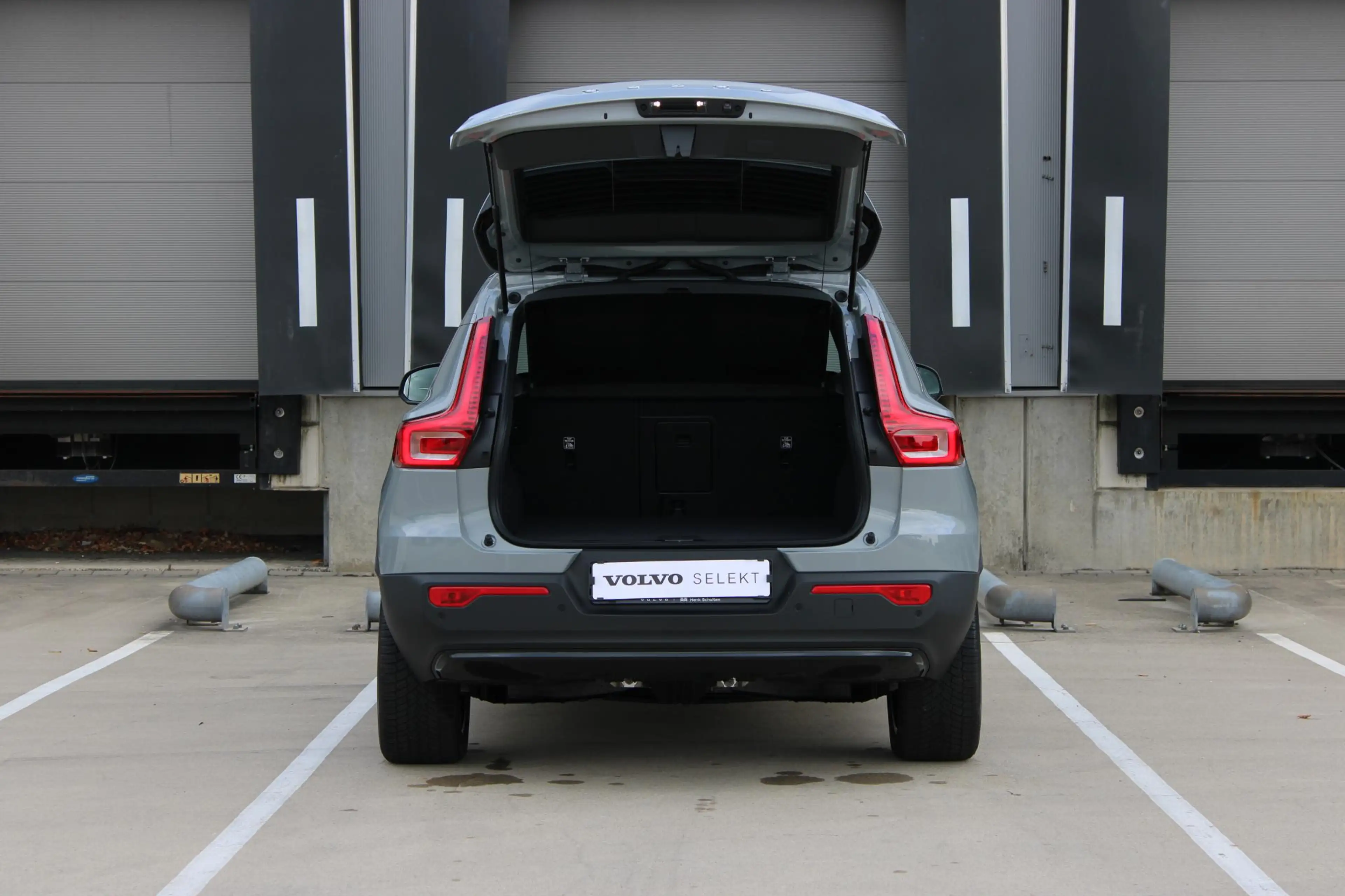Volvo EX40 Single Motor Extended Range Business Edition | Ver — photo 6