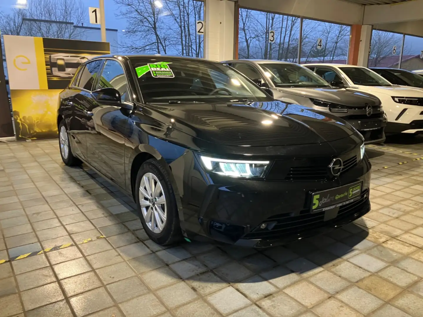 Opel Astra L 1.2T LED+Sitzheizung+Fernlichtass.+LM Schwarz - 2