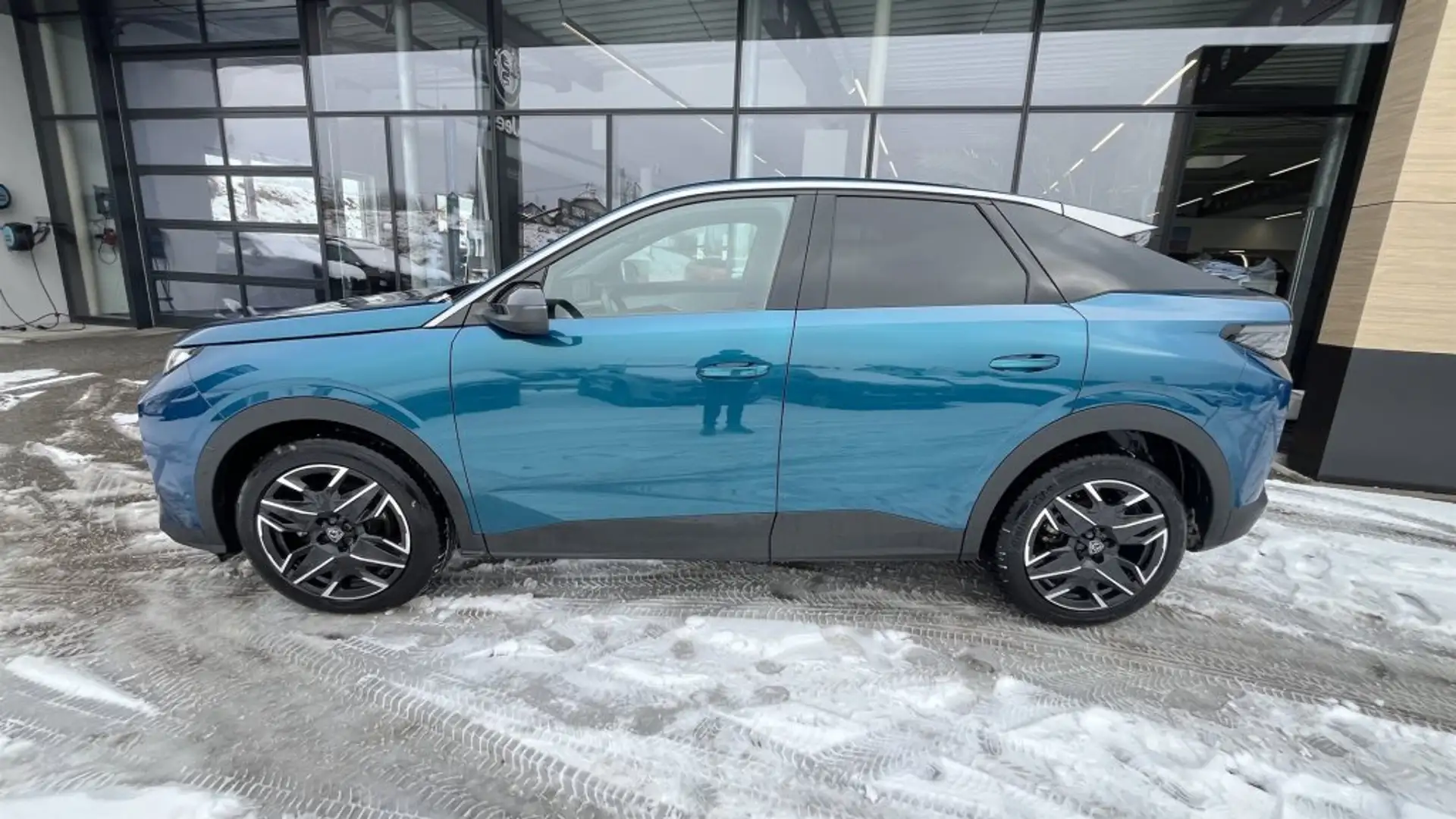 Peugeot 3008 Hybrid 136 E-CDS6 Allure Aut. Blau - 2