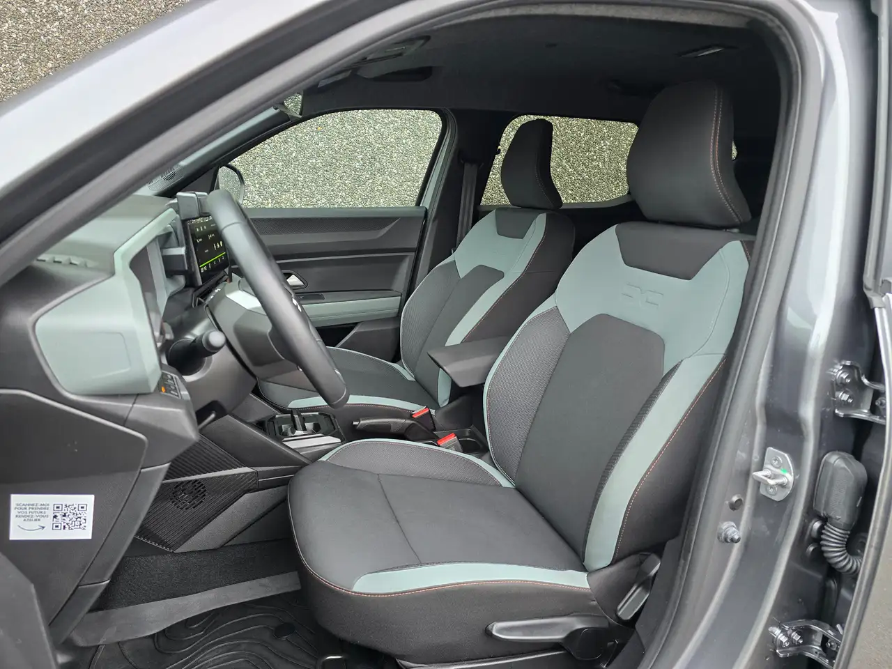 Dacia Duster Duster 1.6 HYBRID 140 Extreme AIRCO/GPS/PDC+CAM.. 24