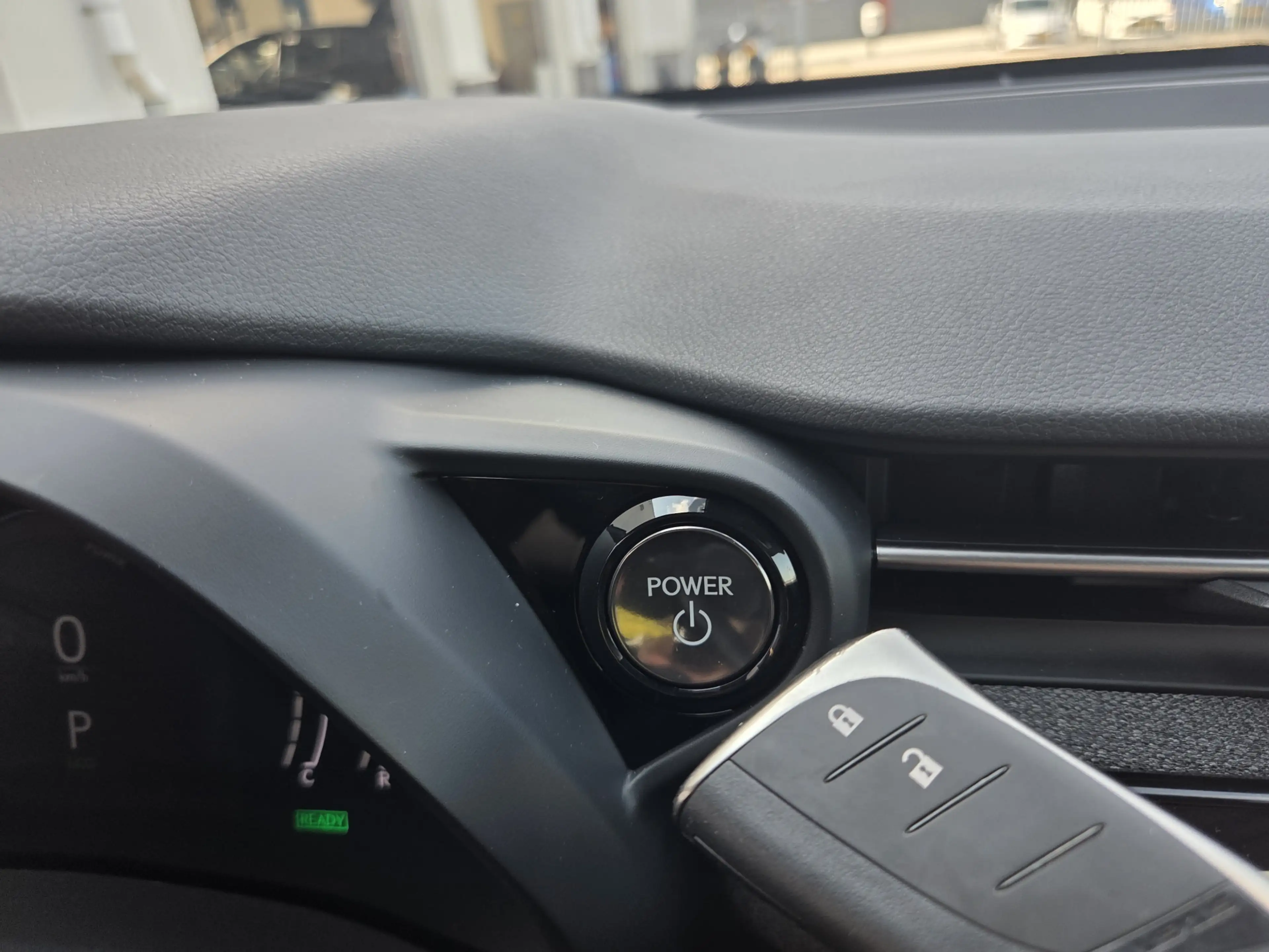 Lexus LBX Business Line Business Line 2WD  Parkeer en Dodeho — photo 15