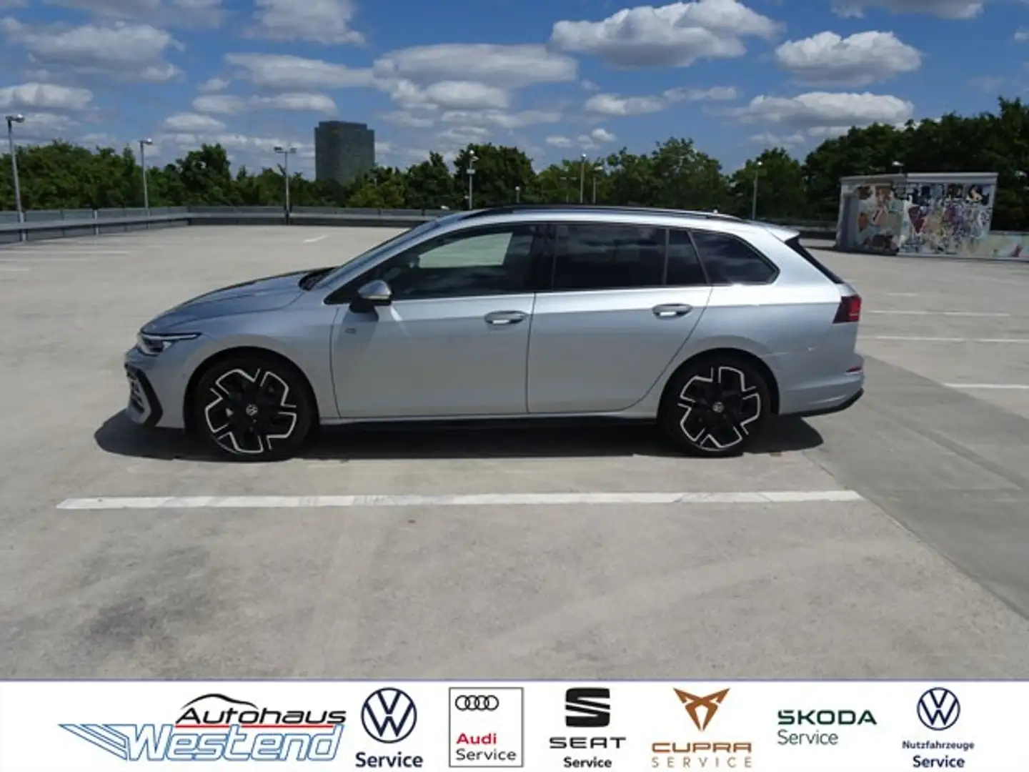 Volkswagen Golf Var. R-Line 1.5l eTSI 110kW DSG LED Navi Klima Silber - 2