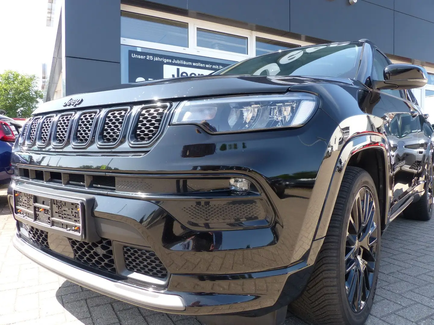 Jeep Compass Red Mild-Hybrid FWD Schwarz - 2