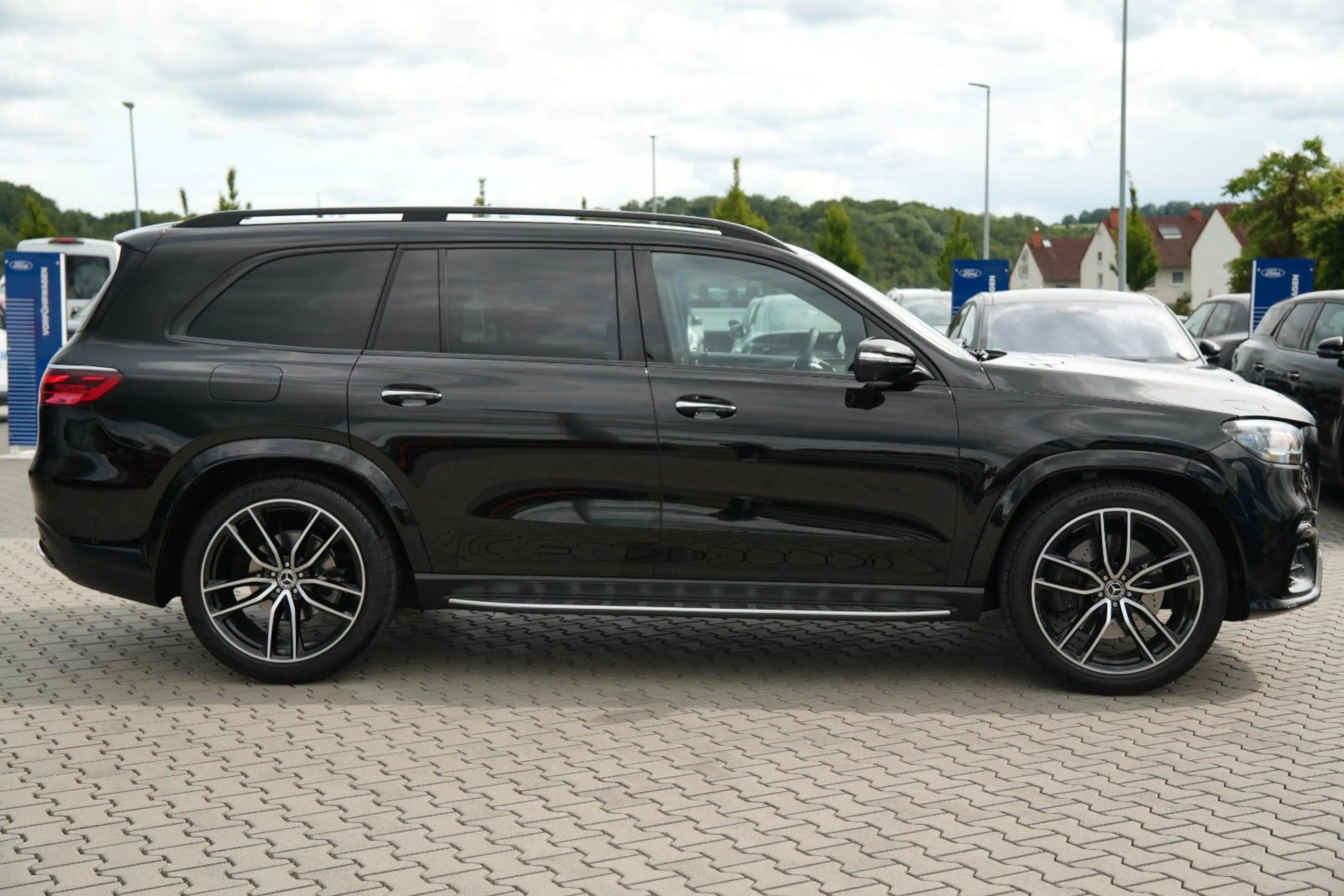 Mercedes-Benz GLS 450 4-Matic AHK PANO 23-Zoll 7-Sitzer — photo 11