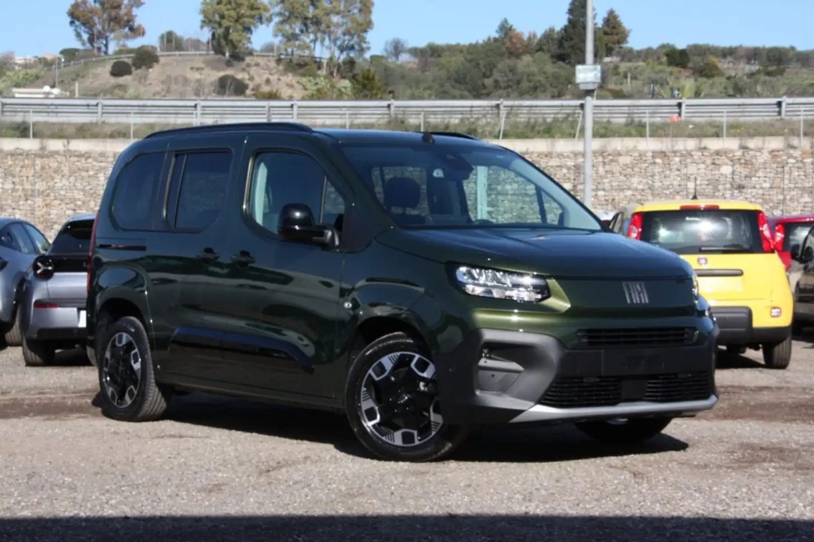 Fiat Doblo Doblò 1.5 BlueHdi 130 CV PC Magic Top NUOVO Verde - 2