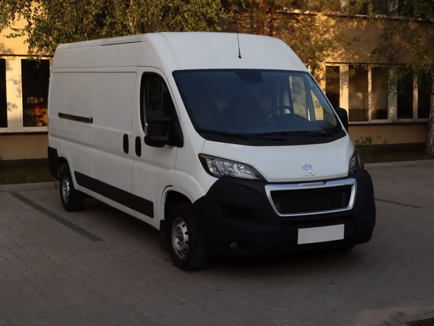 Peugeot Boxer Caja Cabina 2.2BlueHDI 335 L3 S&S 140 Blanc - 1