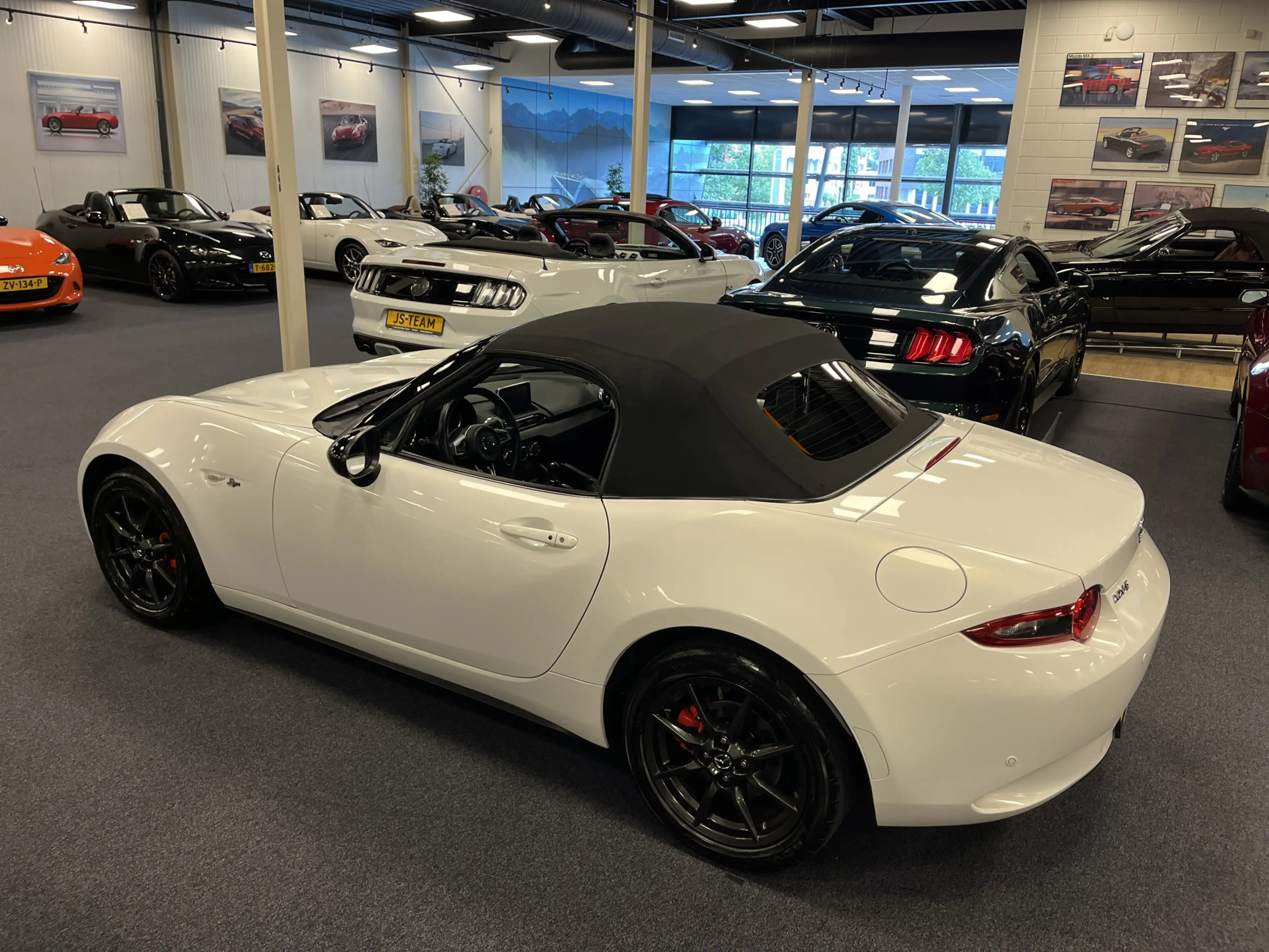 Mazda MX-5 ND Roadster 1.5 SkyActiv-G 131PK GT-M Bose Sportsp — photo 16