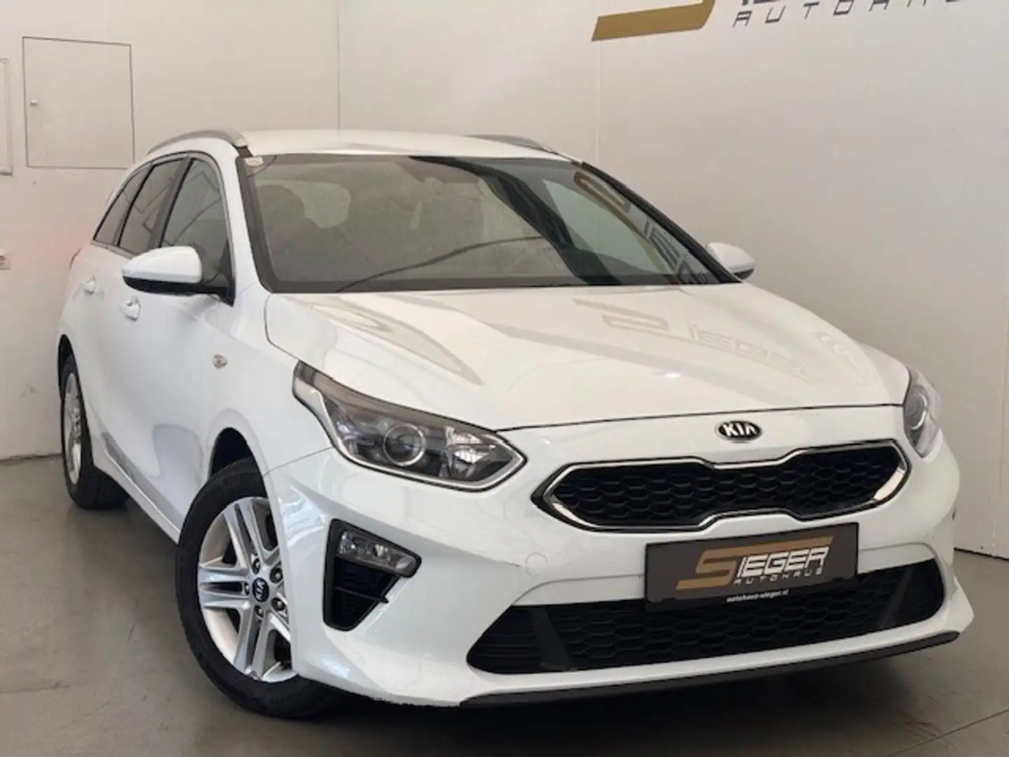 Kia Ceed SW / cee'd SW ceed SW 1,0 T-GDI GPF ISG Silber Weiß - 2