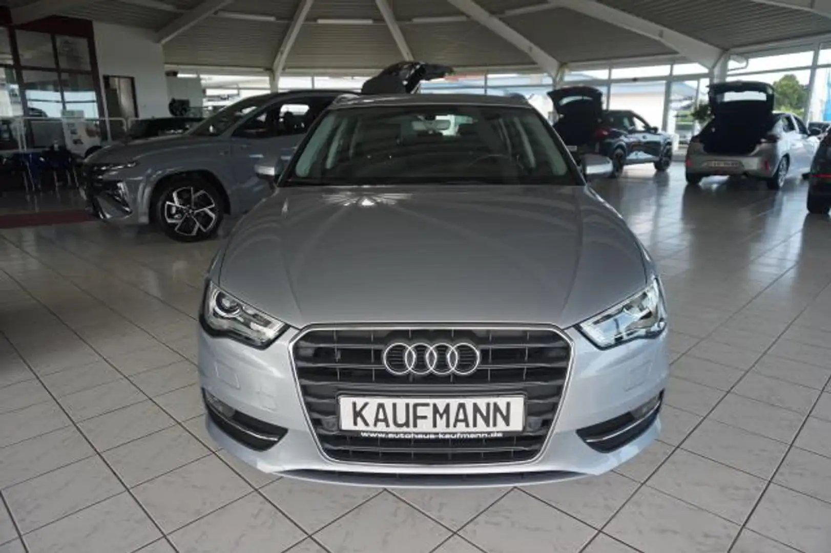 Audi A3 A3 SPORTBACK 1,2 TFSI SHZ PDC VO + HI XENON TEMPOM Argent - 2