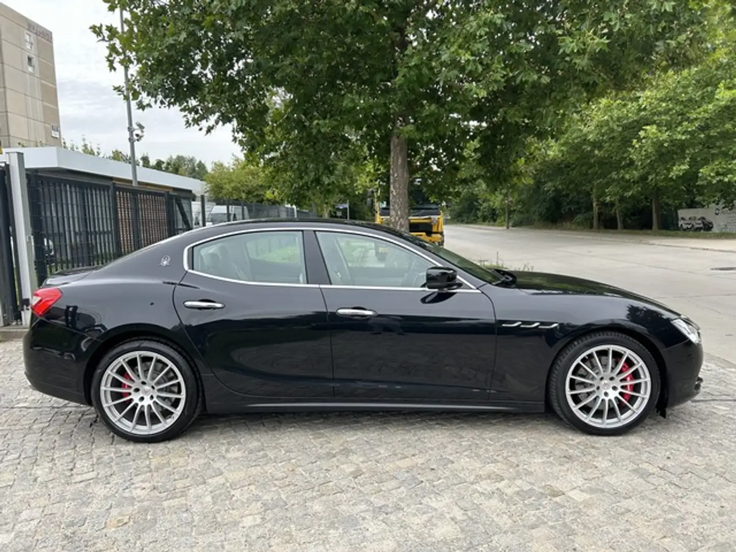 Maserati Ghibli S Q4 3.0 V6  4-WD, Autom. *TOP* Schwarz - 2