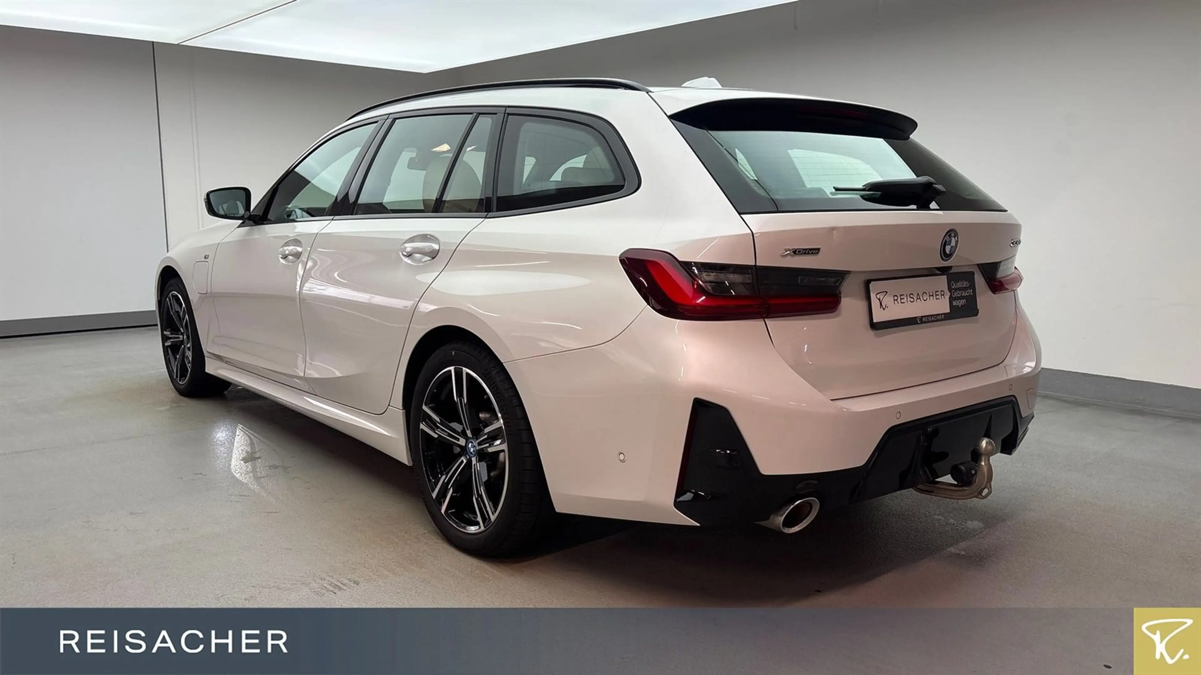 BMW 330 e xDrive Tour M-Sport,DrA,LcProf,ParkAs,AHK — photo 2