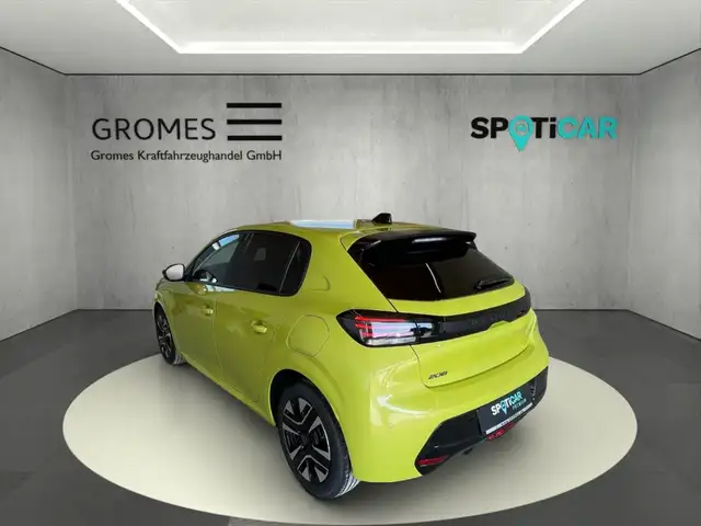 Peugeot 208 view 5