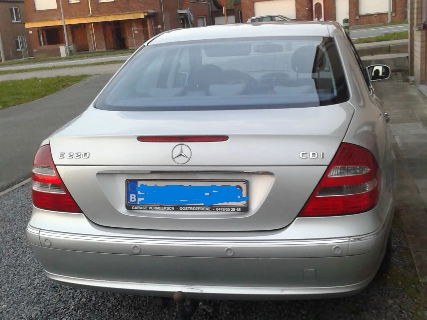Mercedes-Benz E 220 Avantgarde Argent - 2