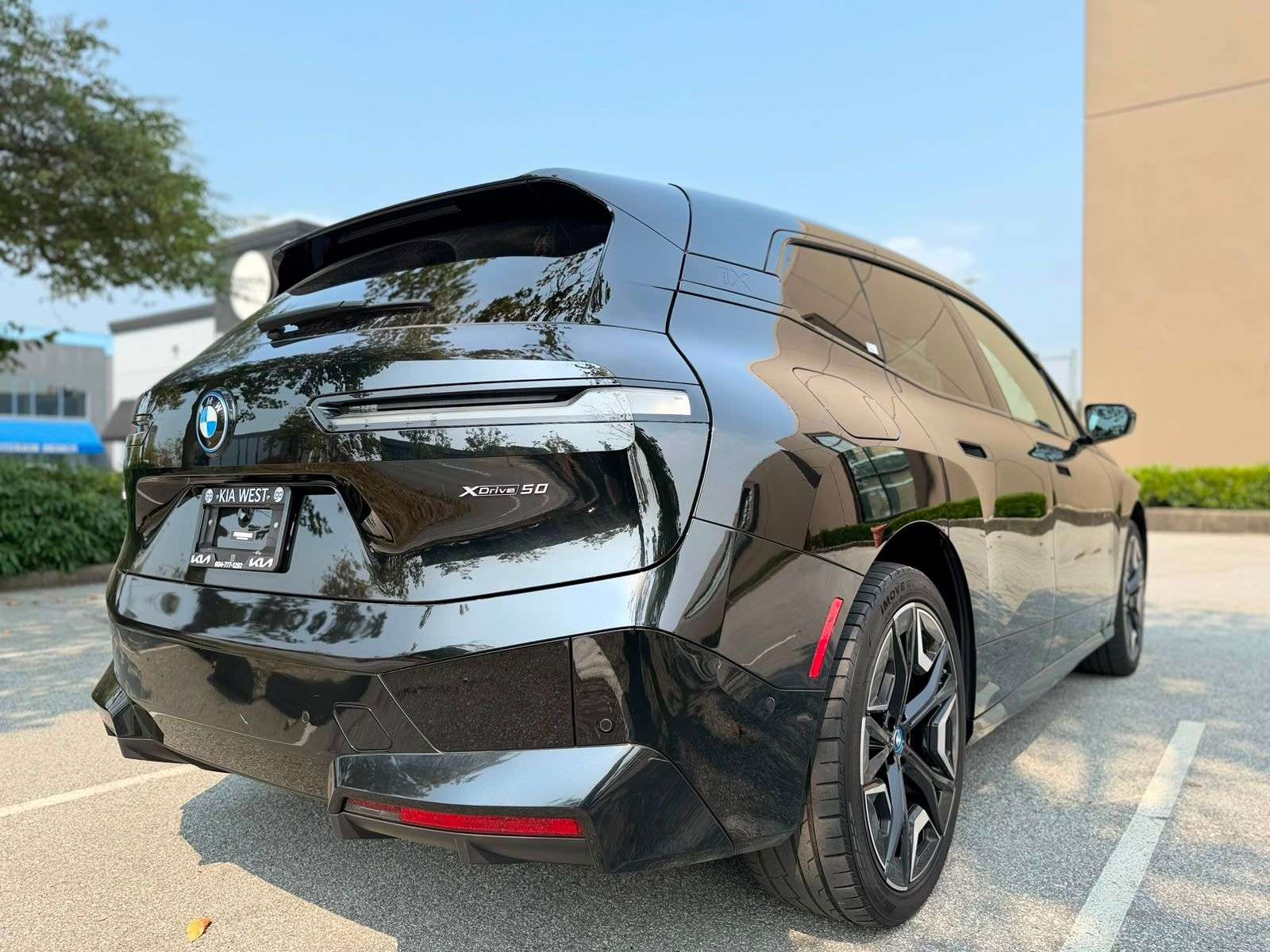 2023 BMW iX