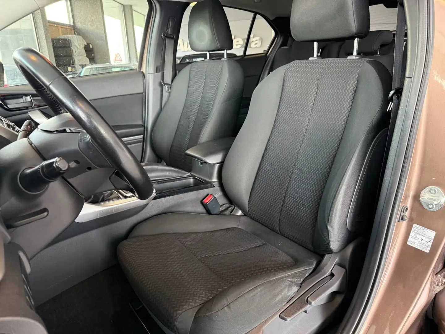 Mitsubishi Eclipse Cross Hnědá - 2