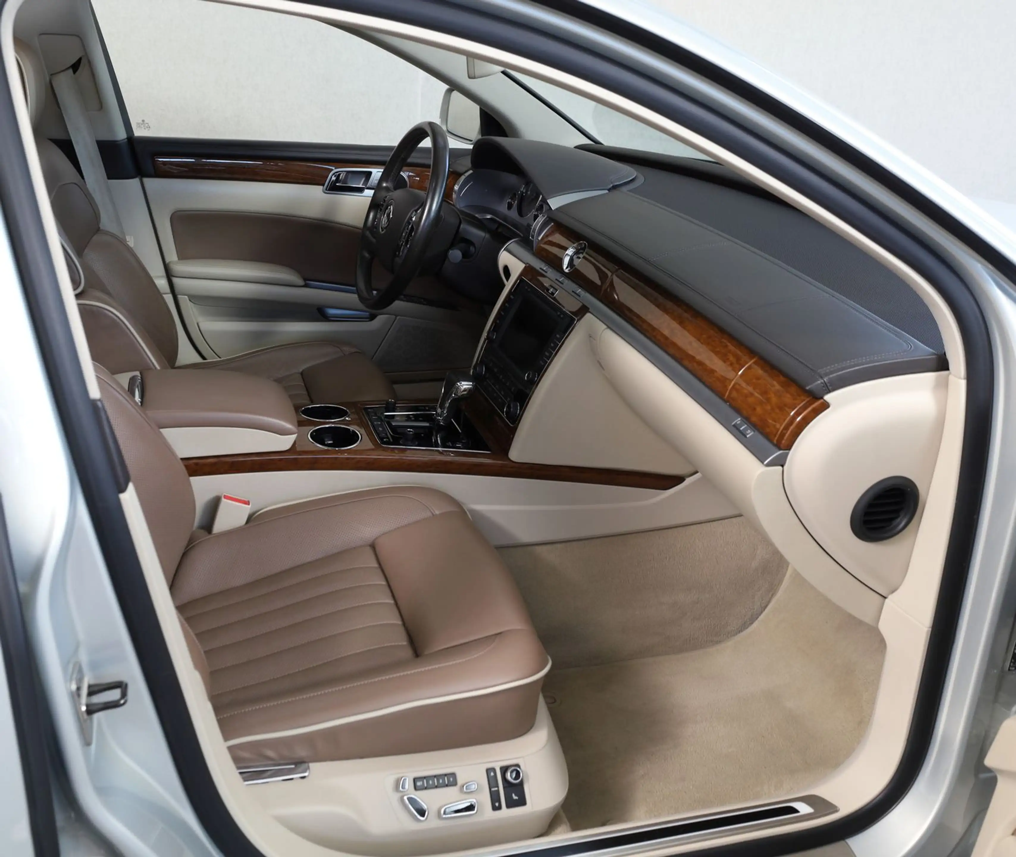 Volkswagen Phaeton V6 TDI 5-Sitzer 4Motion*Exclusiv*4x Mass — photo 2