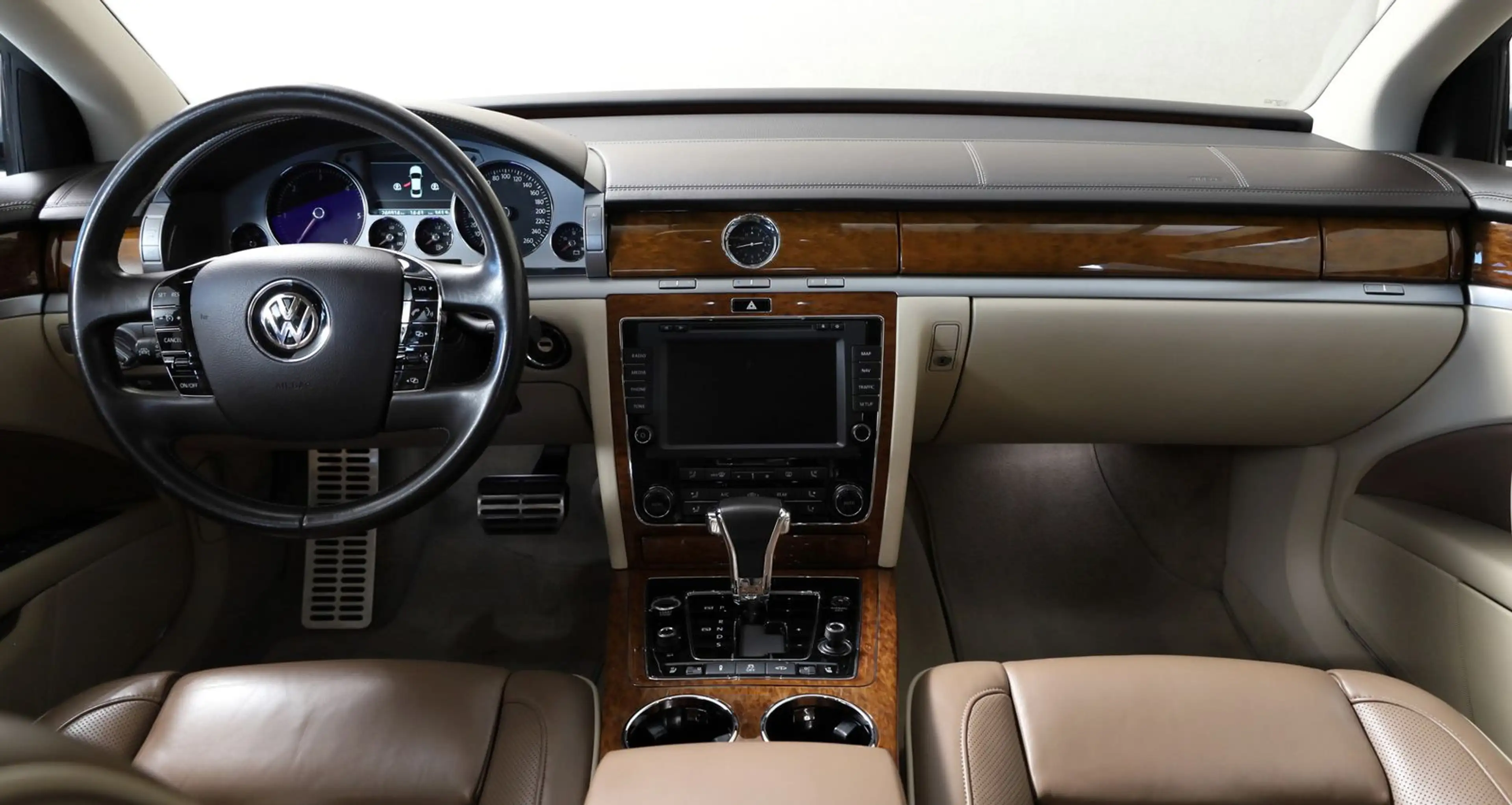Volkswagen Phaeton V6 TDI 5-Sitzer 4Motion*Exclusiv*4x Mass — photo 3